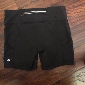 Lululemon short!